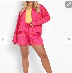 NWOT BOOHOO 20 Plus Zebra Printed Drawstring Short